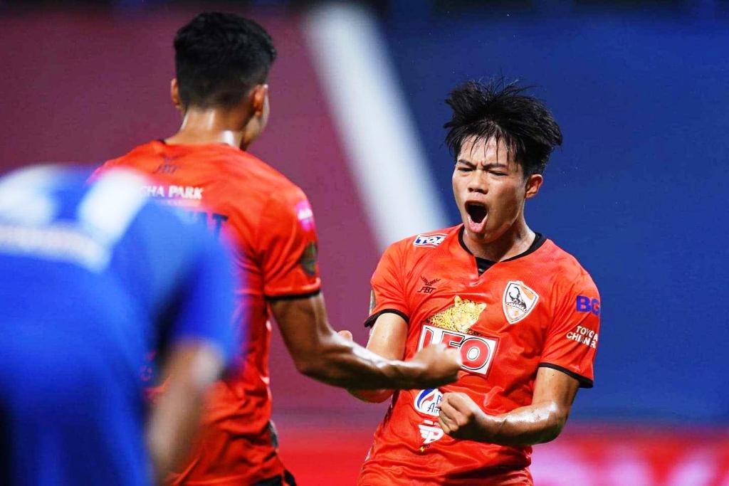 Defending Champions Chiang Rai United to Narrow Gap with Pathum