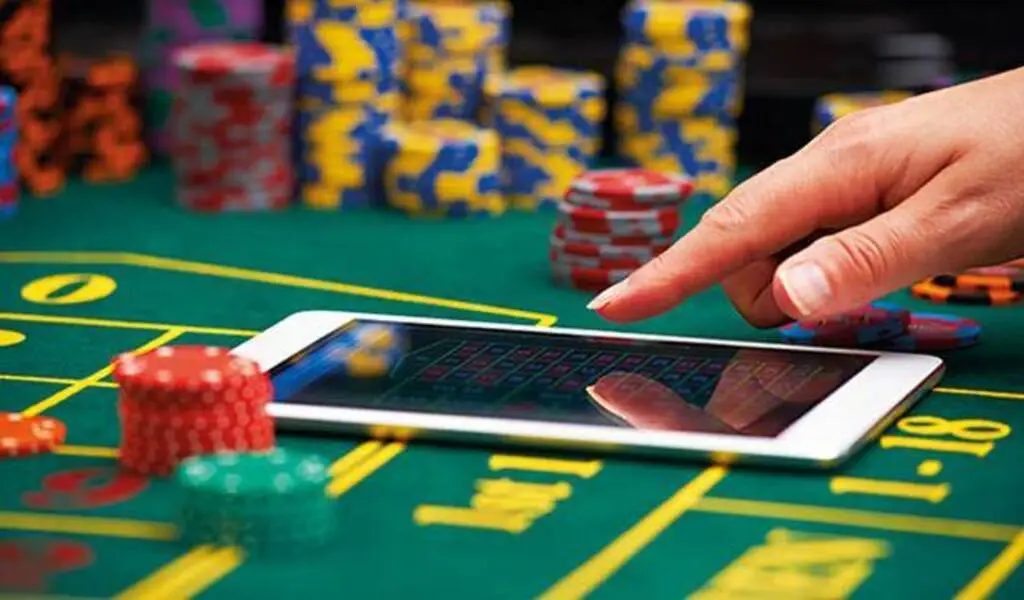 Tech Addictions: Social Media vs Gambling