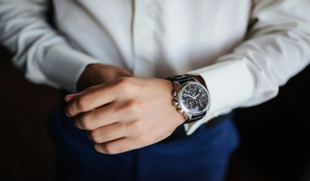 How To Choose Silver Watches For Men? - CTN NEWS