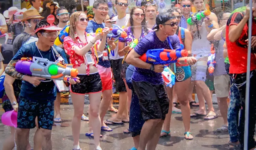Bangkok Designates Alcohol-Free Areas for Road and Family Safety during Songkran Festival