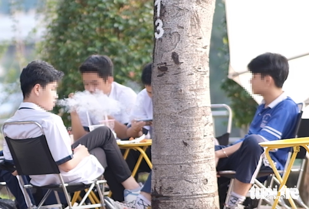 Teachers Given Legal Authority to Confiscate e-Cigarettes