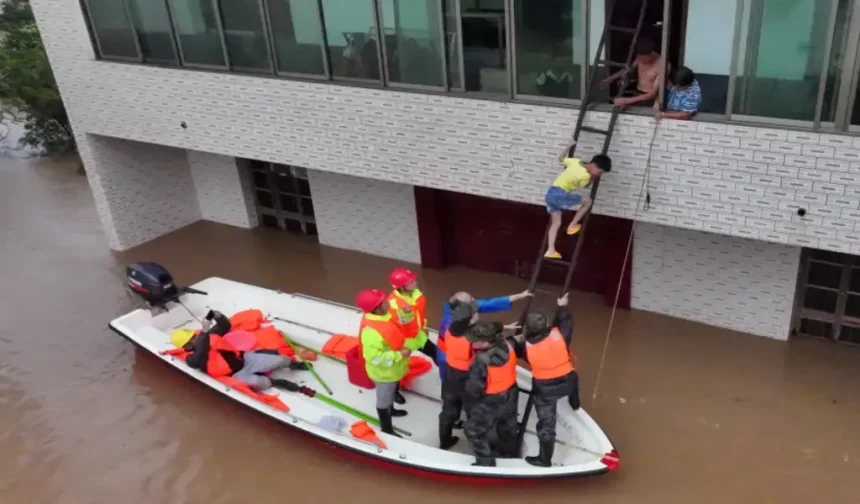 Heavy Rain and Flooding in China 7 Dead and 3 Missing