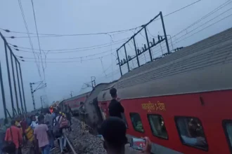 Mumbai-Howrah Train Accident: Two dead, 18 injured