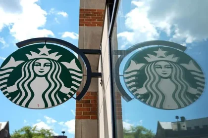 Starbuck's Quarterly Revenue Falls due to Weak Traffic in the US and China