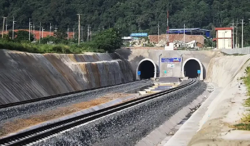 The State Railway of Thailand Closes Thailand's longest train tunnel just after opening