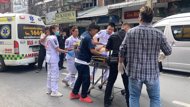 Rescue team perform CPR on the Hong Kong man in Pattaya