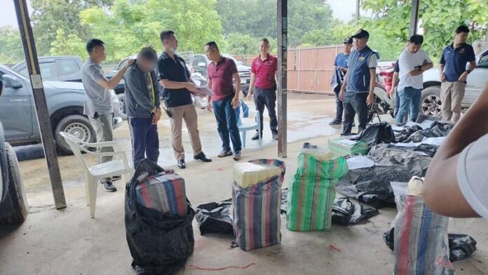 Mr. Wiraphon, a resident of Thoeng District, Chiang Rai Province, along with evidence of more than 8.75 million methamphetamine pills