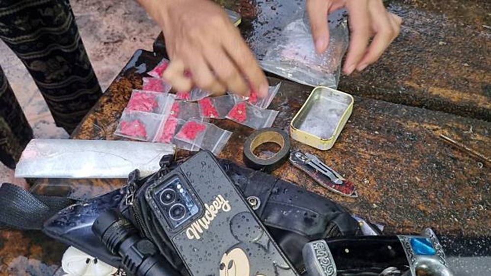 Narcotics Suppression Police Raid Drug House in Chiang Rai