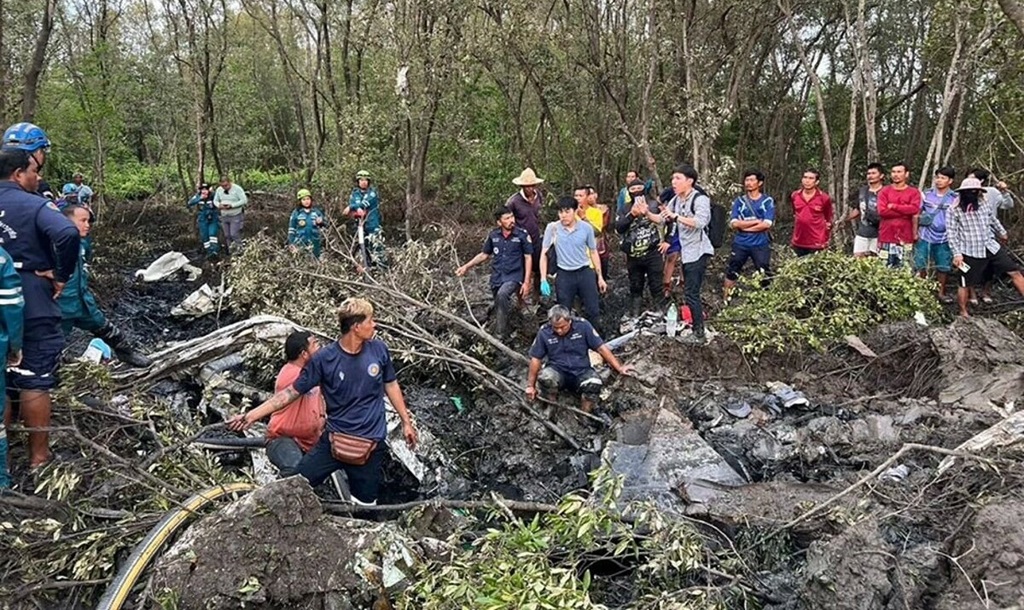 Plane crash thailand