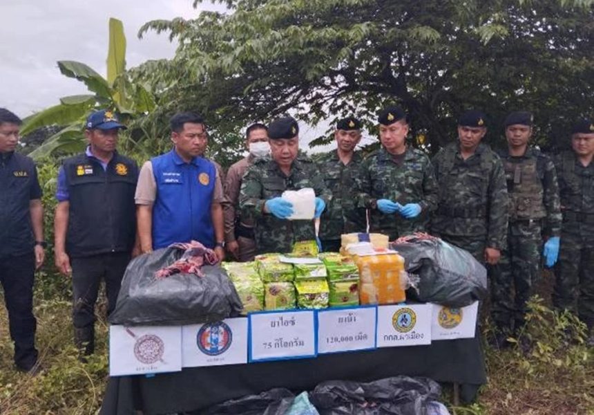 Soldiers in Chiang Rai Seizes 25kg of Crystal Meth