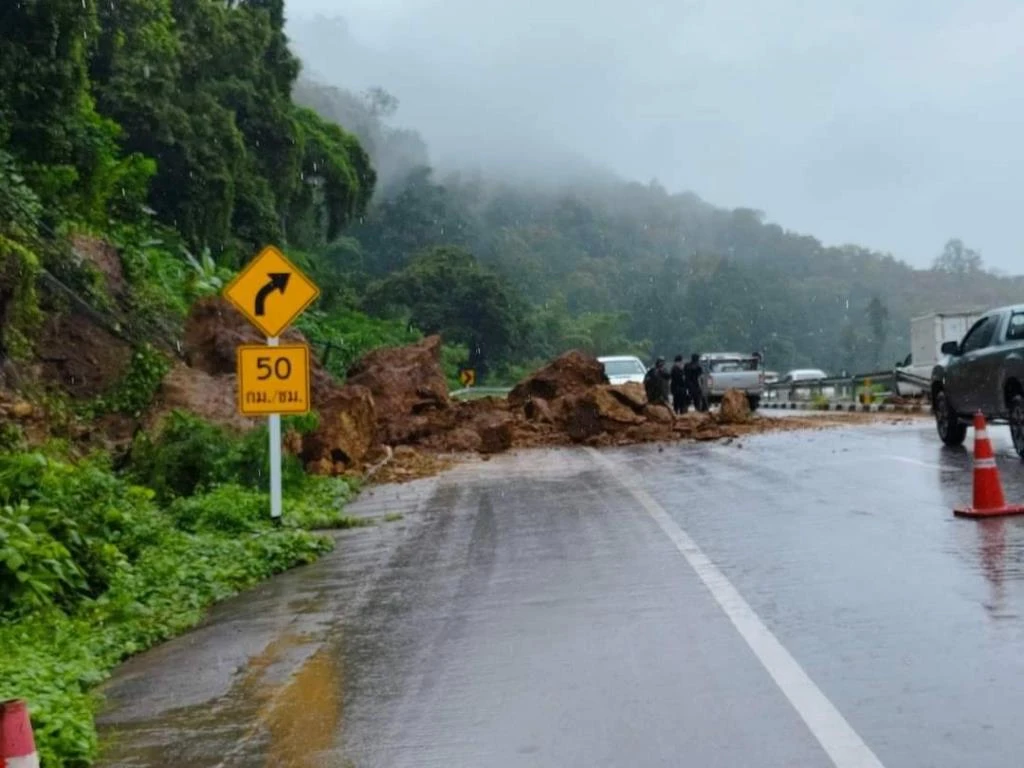 Landslide on the Chiang Rai-Chiang Mai Highway