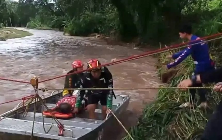 Lampang Rescue Workers Recover the Body of a 48 year-old woman