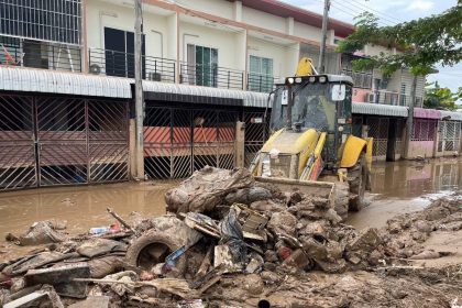 Chiang Rai Overwhelmed With Flood Waste