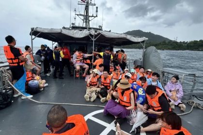 Royal Thai Navy Rescues 143 Tourists