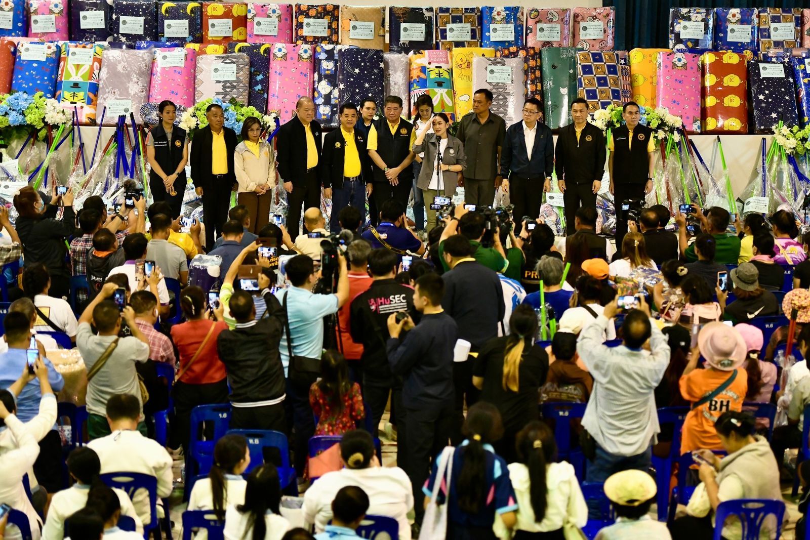 Prime Minister Paethongtarn Shinawatra chairs a flood relief meeting in Chiang Rai - CTN Image