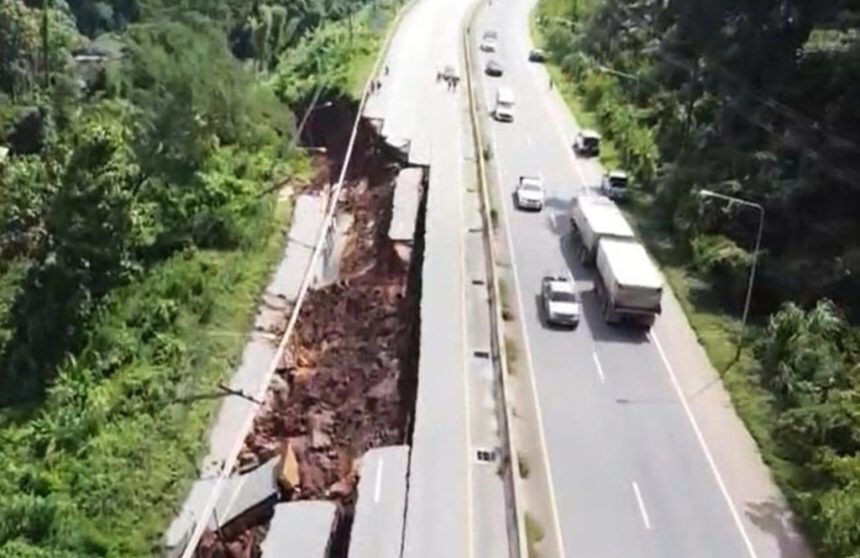 Highway Collapses in Phayao