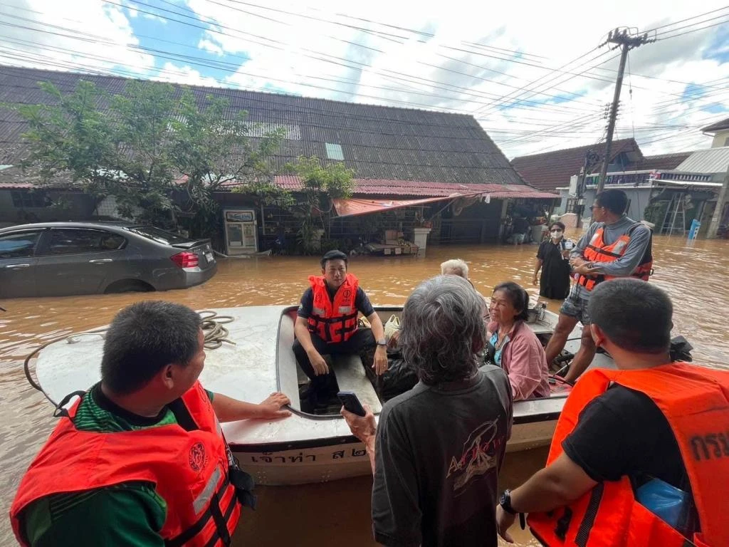 Flood rescue Chiang Mai