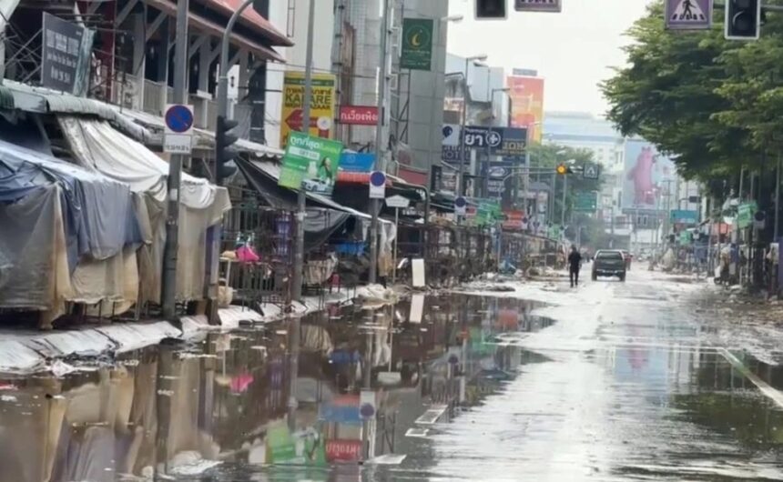 Flood waters recede in Chiang Mai City