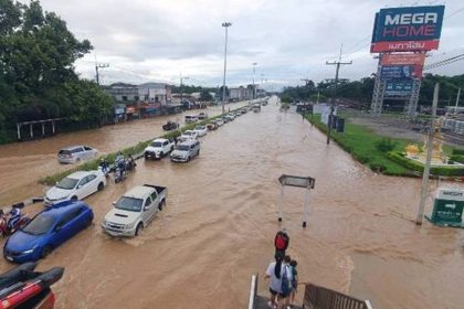 Heavy Rains Cause Flooding in Chiang Rai's Ban Du District