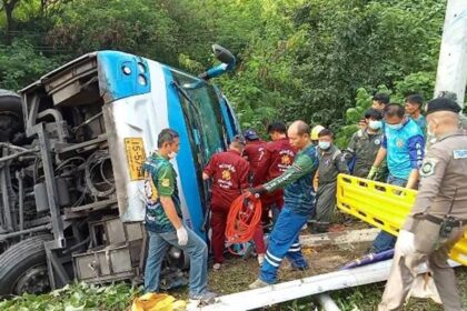 Passenger bus crash Phrae Province