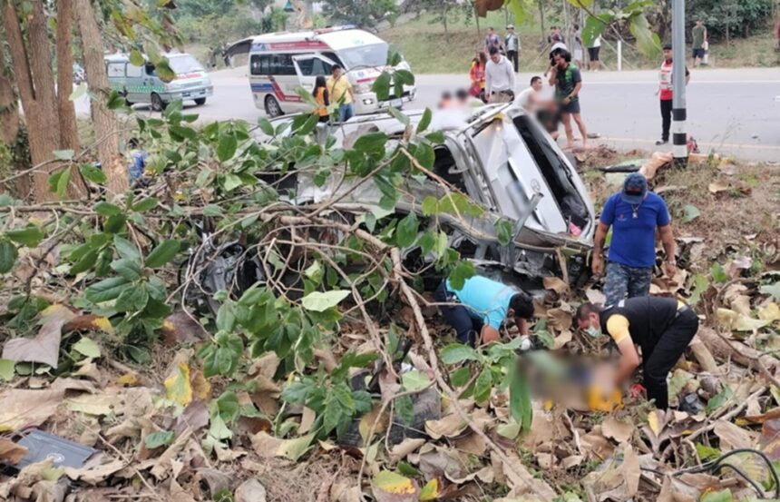 Passenger Van Crash Lampang