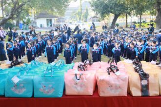 Chiang Rai School Kids Donate 200 Blankets to the Red Cross