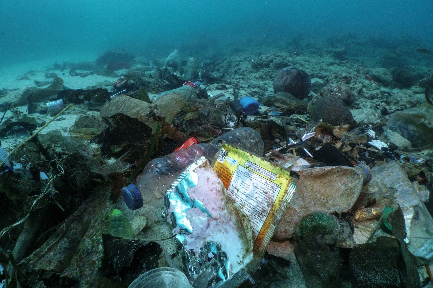 Garbage is scattered at the bottom of the sea in Phuket.