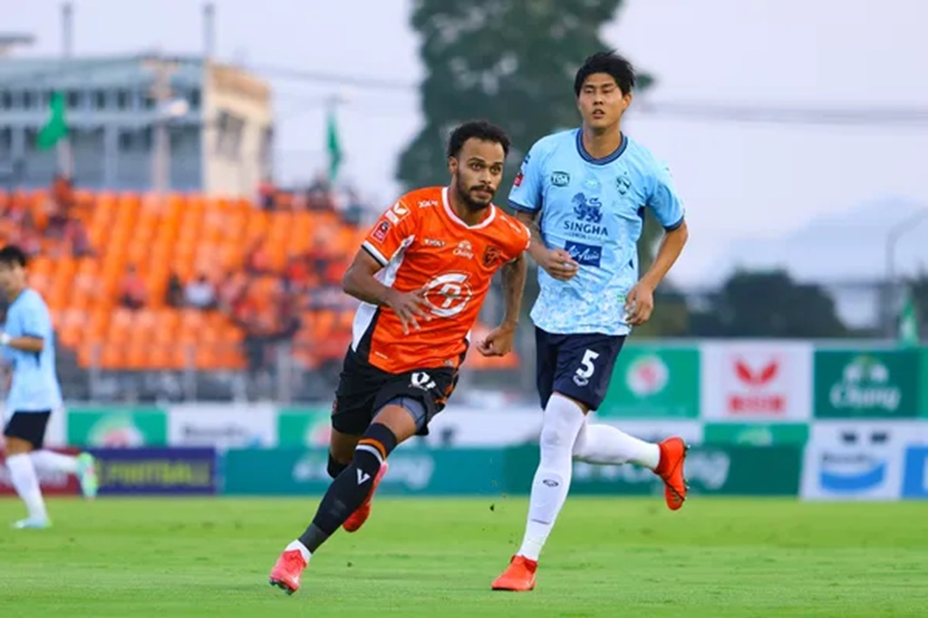 Prachuap FC Shutout Chiangri United 2-0 at Home