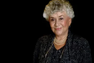 Dame Joan Plowright, Iconic British Actress, Dies at 95