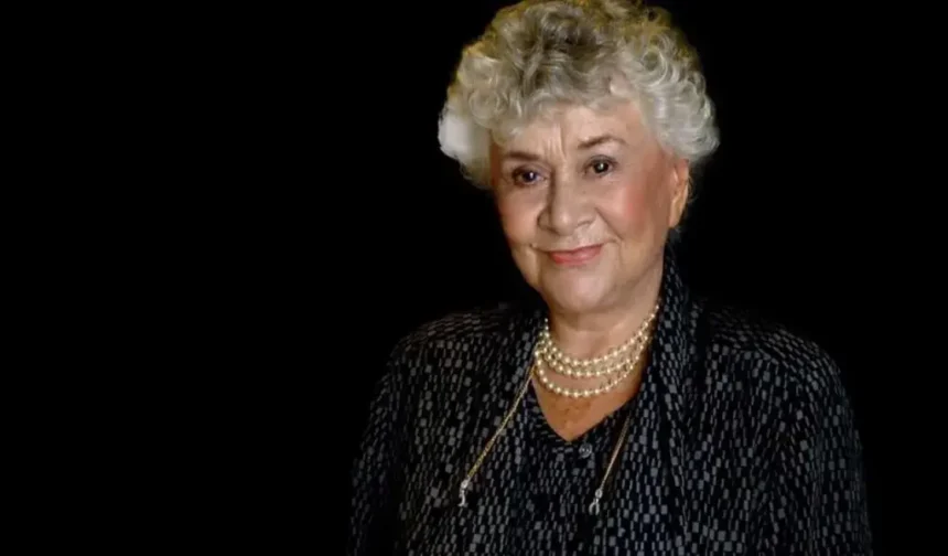 Dame Joan Plowright, Iconic British Actress, Dies at 95