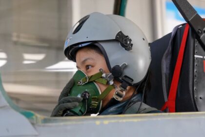 China's First Female Pilot Breaking Boundaries