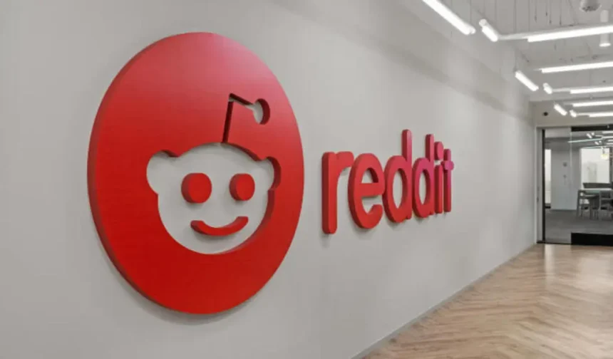 Reddit Bans rWhitePeopleTwitter After Violent Comments