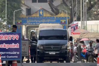 Residents From Tachileik Flood Mae Sai