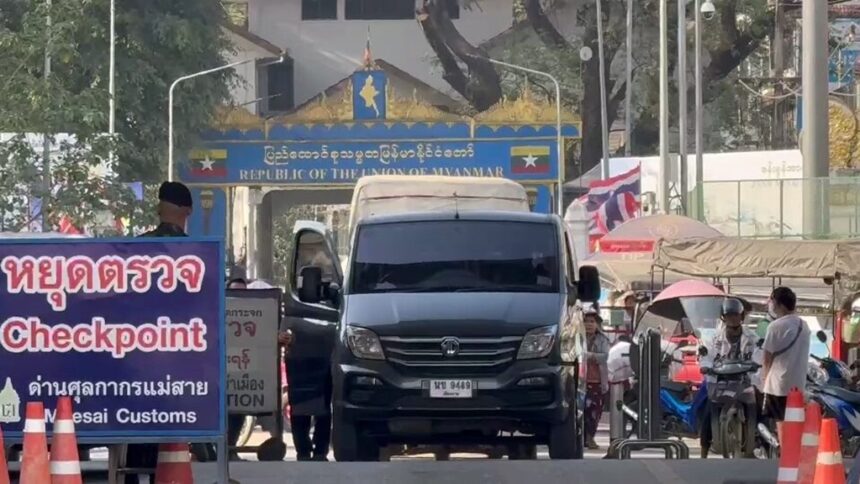 Residents From Tachileik Flood Mae Sai