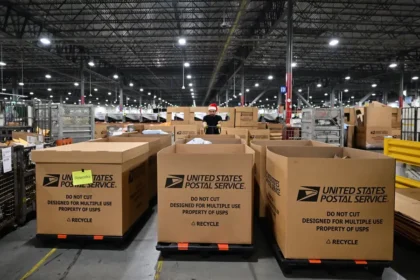 US Resumes Parcel Shipments from China After Tariff Changes