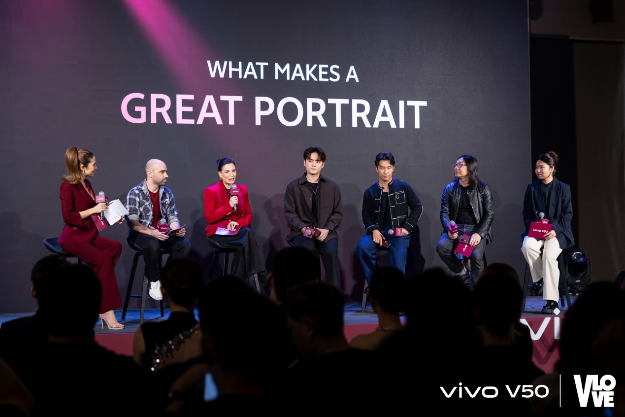 vivo VLOVE Portrait Gallery at Central World Bangkok