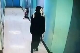 Robber Wearing Scream Mask Gets Trapped in Chiang Mai Gold Shop