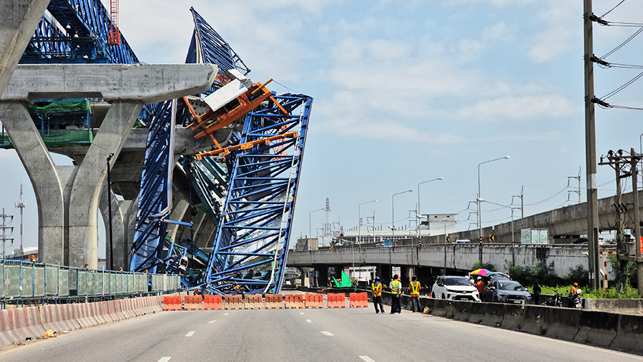 Bridge Under Construction Collapses in Bangkok